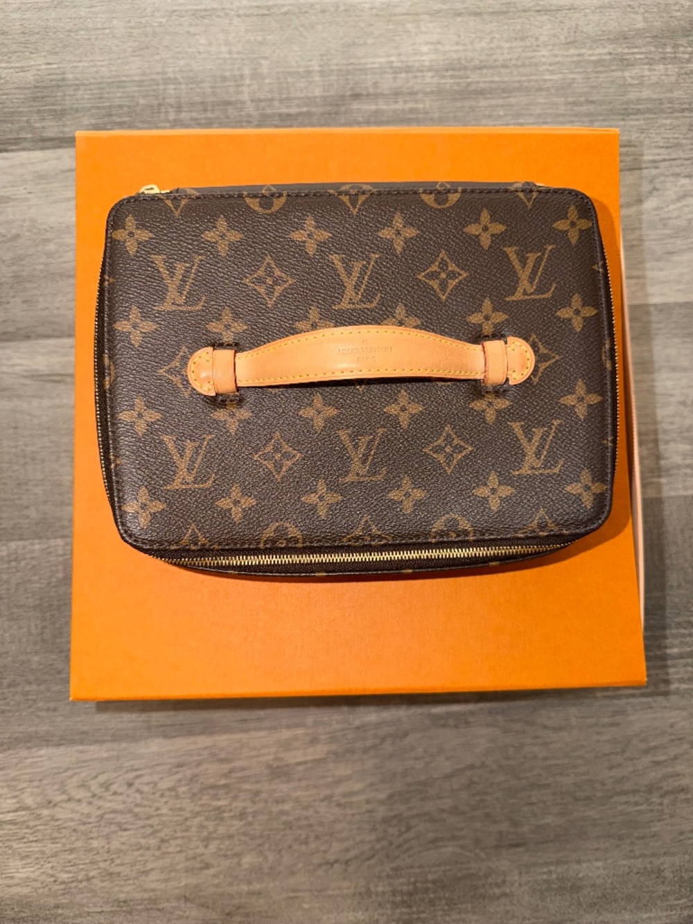 Louis Vuitton Jewelery case with pouch